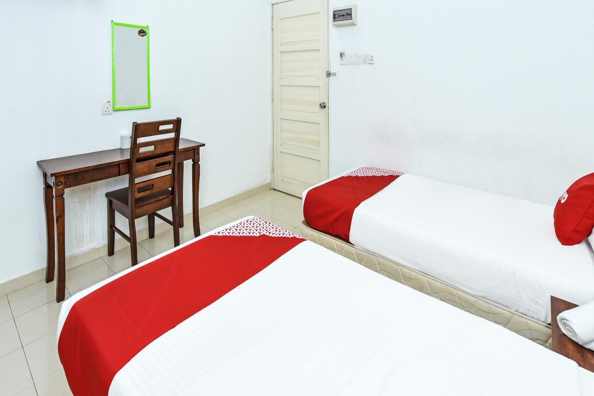 Oyo 275 Senyum Inn Pantai Cenang  Exterior photo
