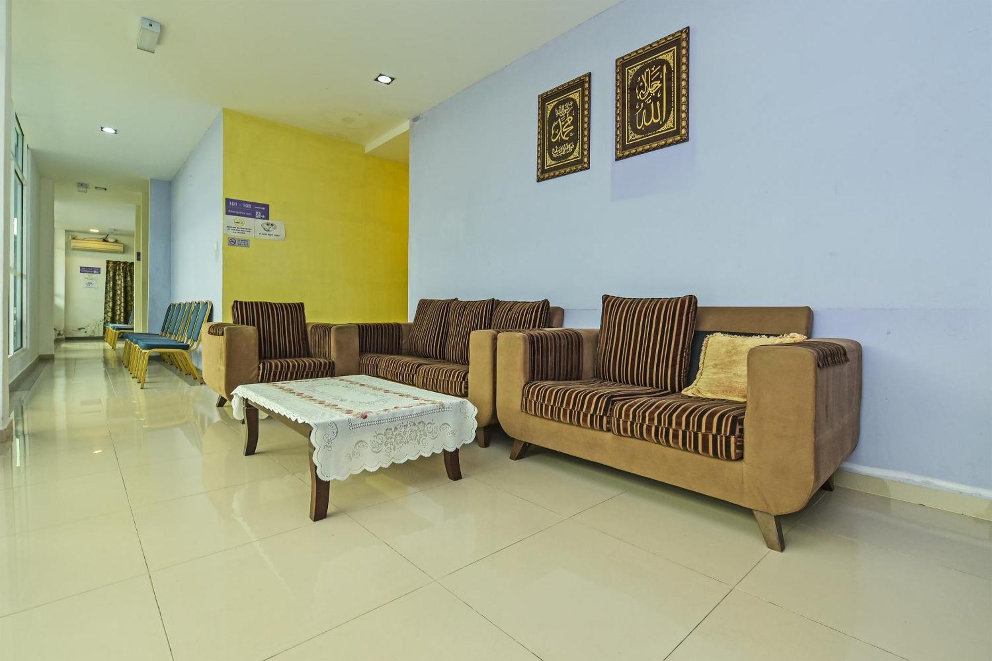 Oyo 275 Senyum Inn Pantai Cenang  Exterior photo