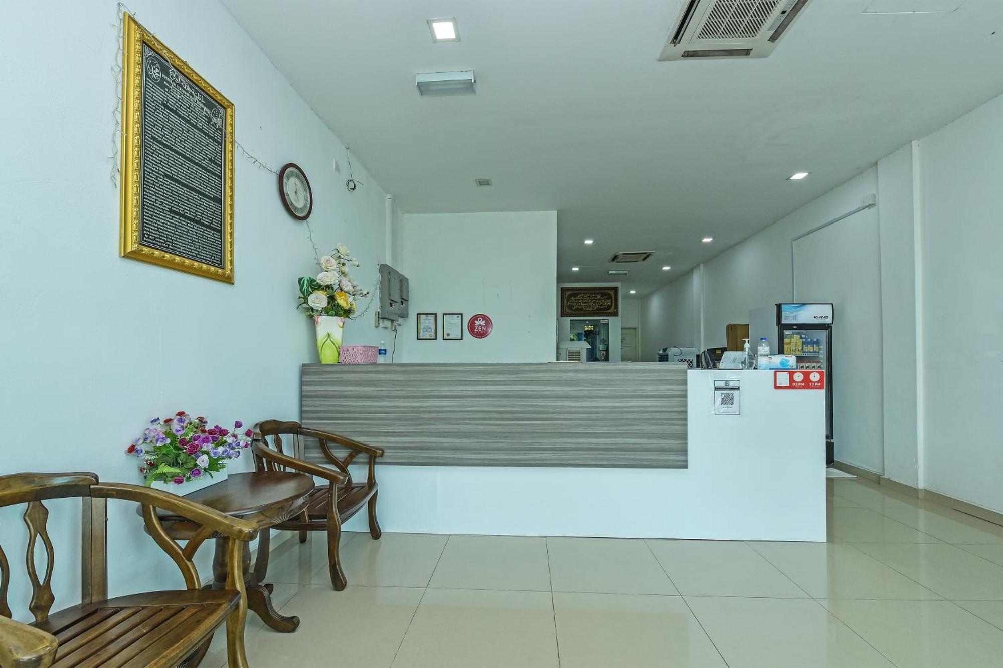 Oyo 275 Senyum Inn Pantai Cenang  Exterior photo