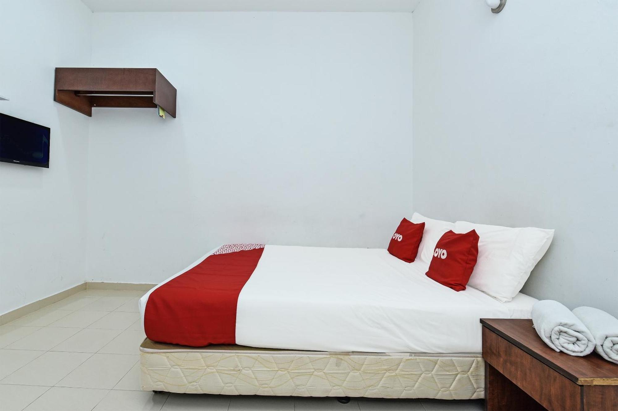 Oyo 275 Senyum Inn Pantai Cenang  Exterior photo