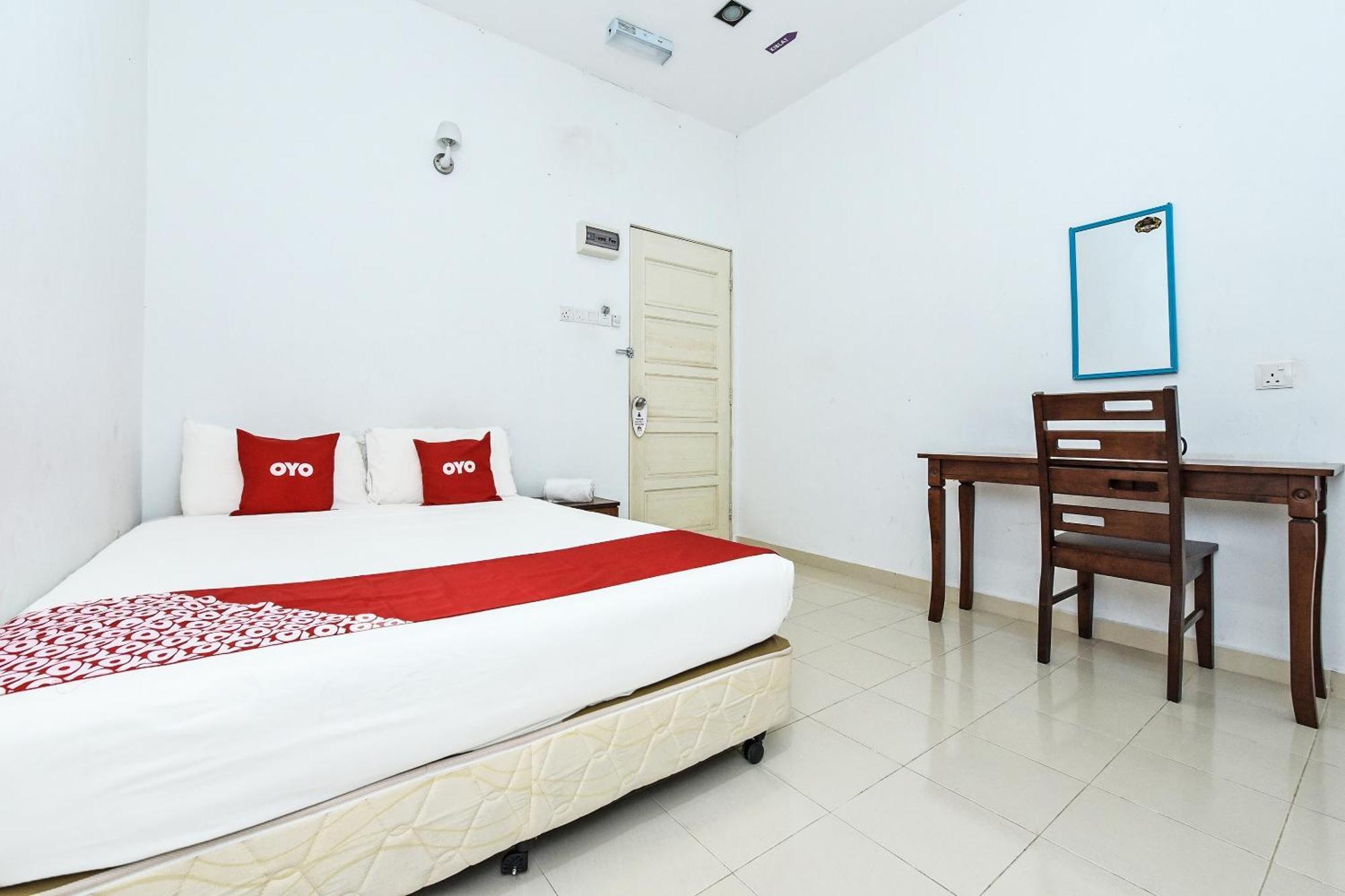 Oyo 275 Senyum Inn Pantai Cenang  Exterior photo