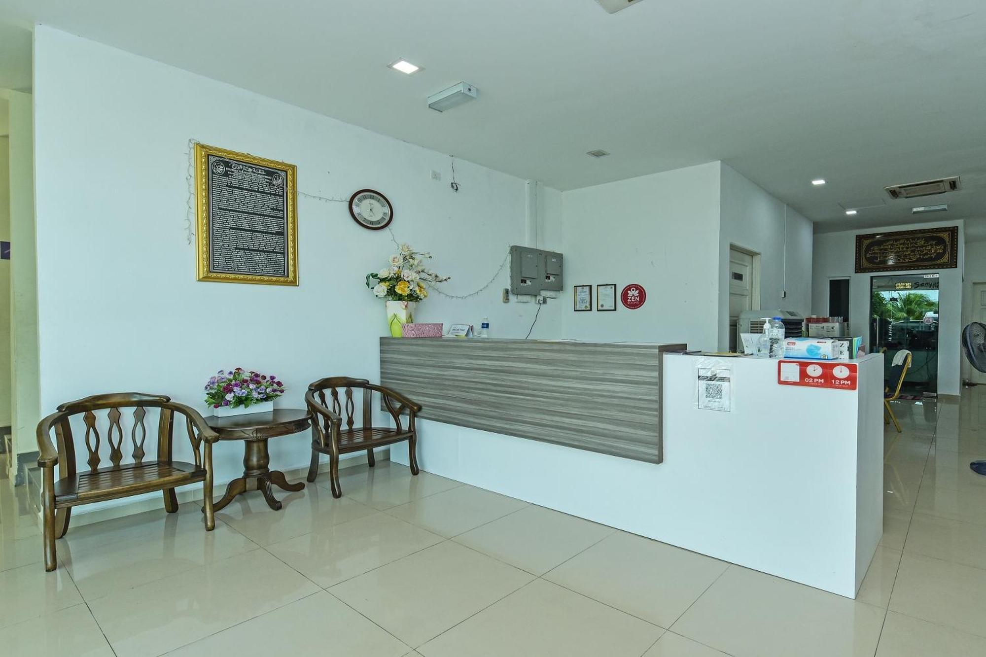Oyo 275 Senyum Inn Pantai Cenang  Exterior photo