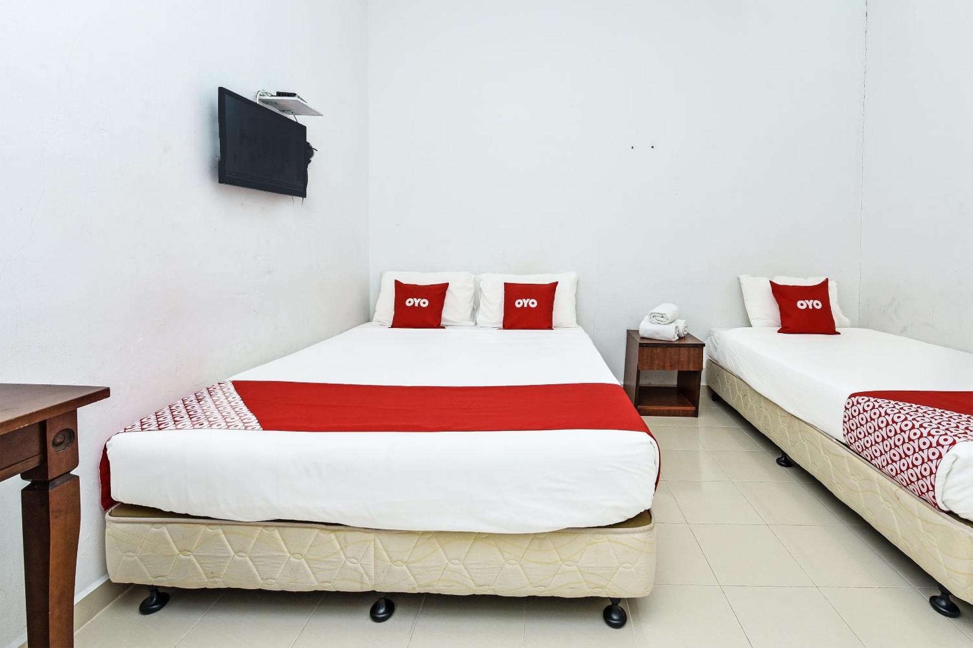 Oyo 275 Senyum Inn Pantai Cenang  Exterior photo