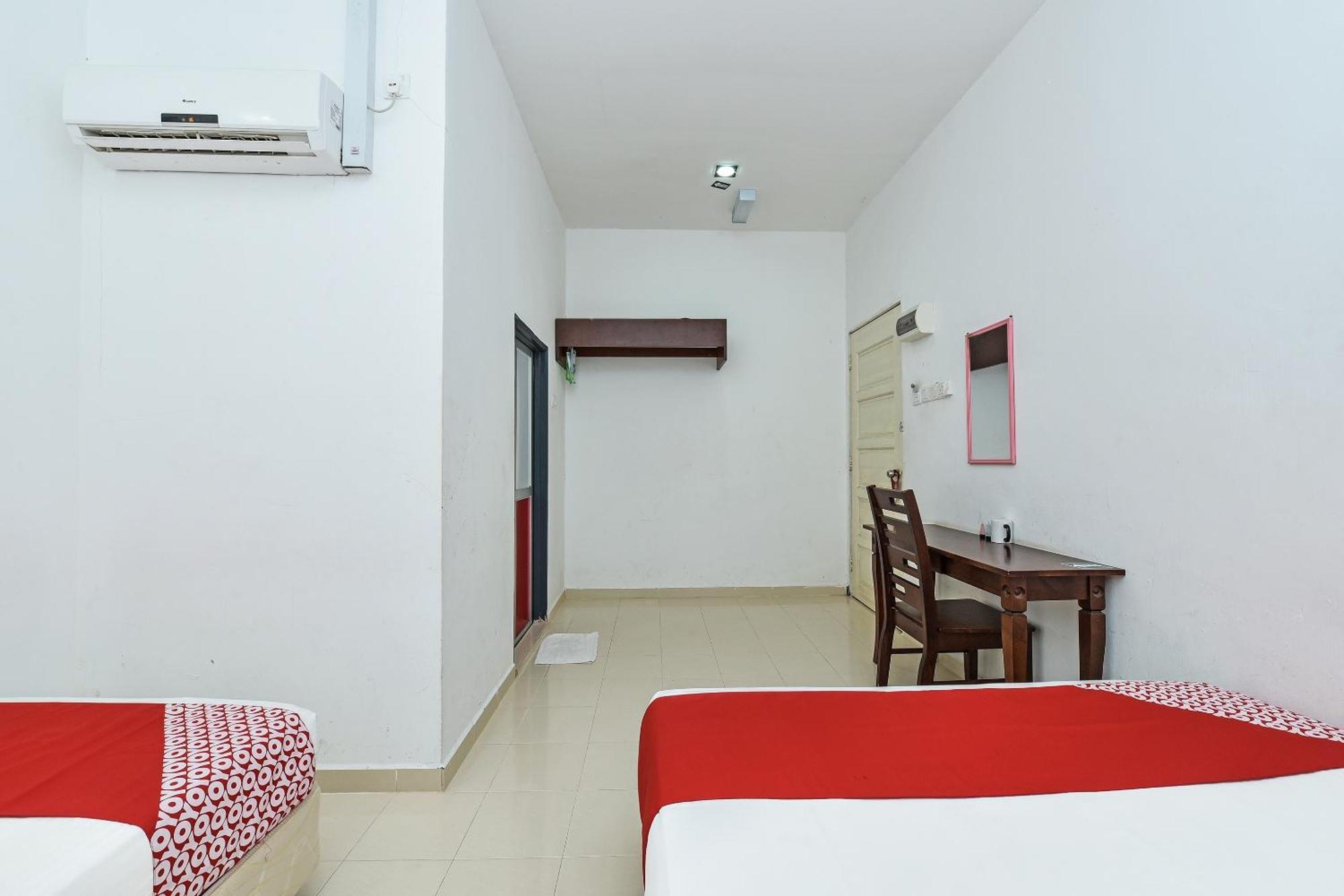 Oyo 275 Senyum Inn Pantai Cenang  Exterior photo