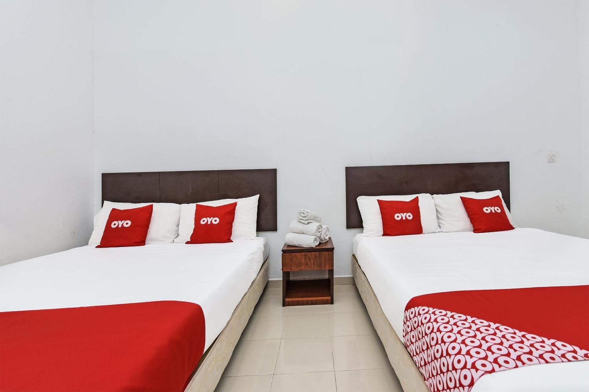 Oyo 275 Senyum Inn Pantai Cenang  Exterior photo