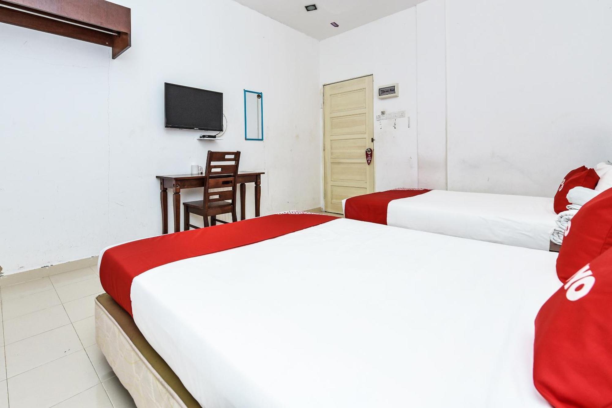Oyo 275 Senyum Inn Pantai Cenang  Exterior photo