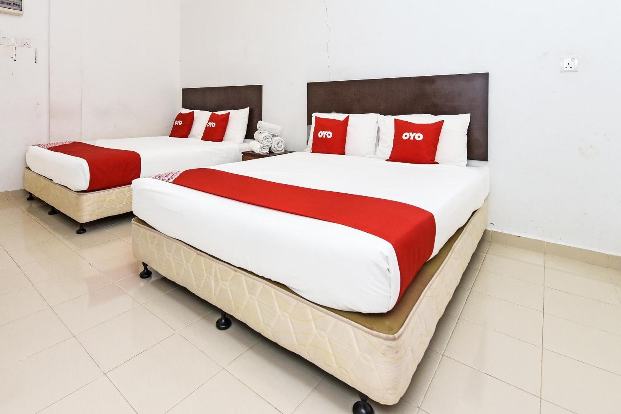 Oyo 275 Senyum Inn Pantai Cenang  Exterior photo