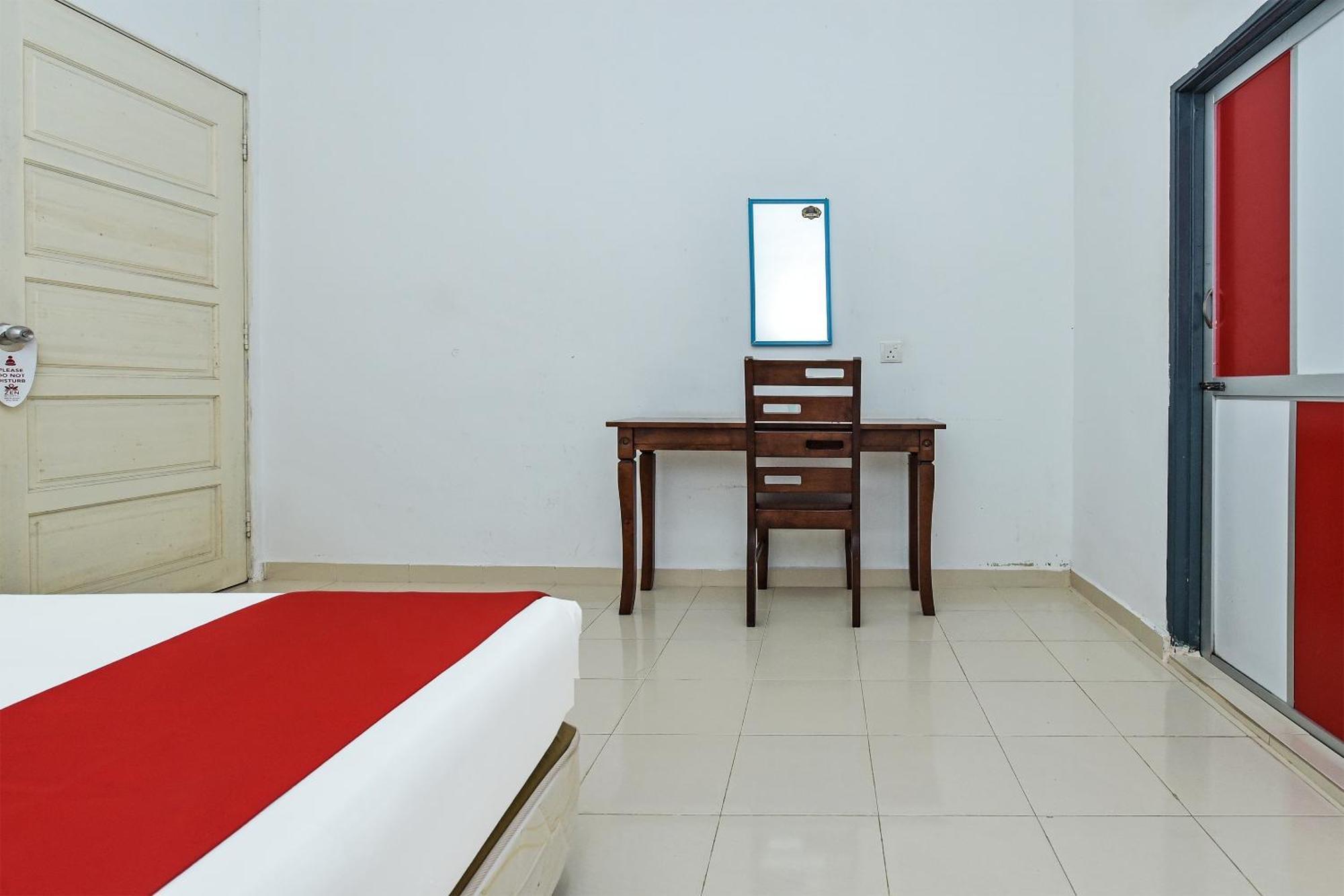 Oyo 275 Senyum Inn Pantai Cenang  Exterior photo