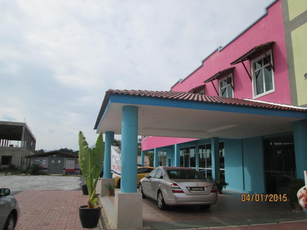 Oyo 275 Senyum Inn Pantai Cenang  Exterior photo