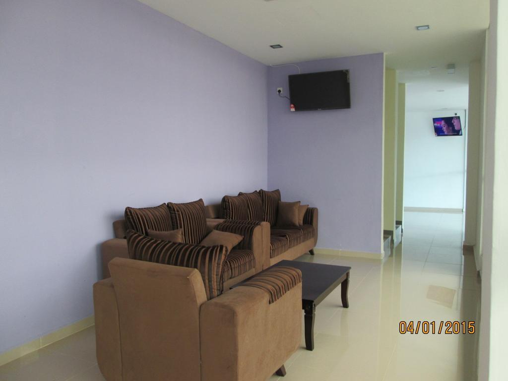 Oyo 275 Senyum Inn Pantai Cenang  Exterior photo