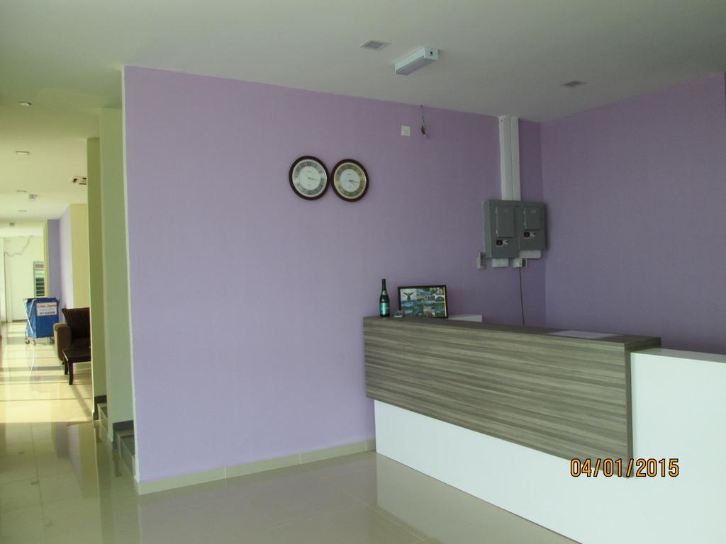 Oyo 275 Senyum Inn Pantai Cenang  Exterior photo