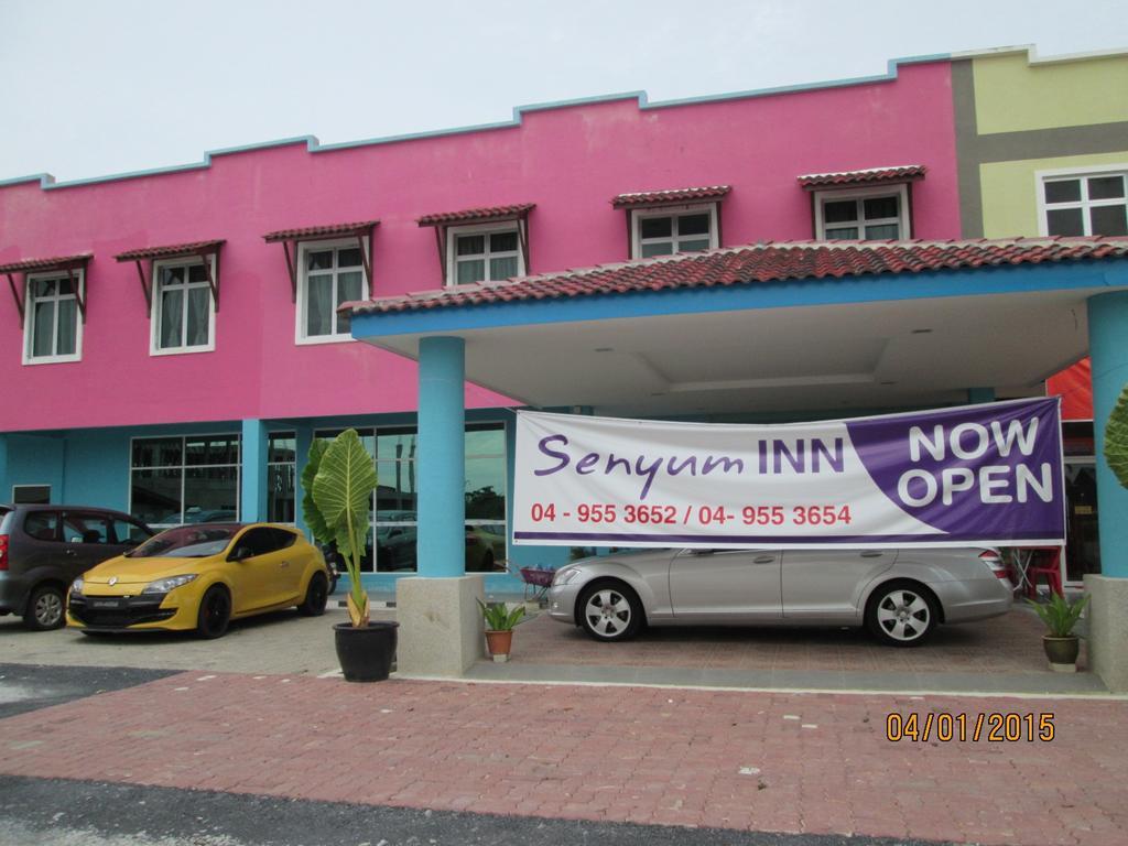 Oyo 275 Senyum Inn Pantai Cenang  Exterior photo