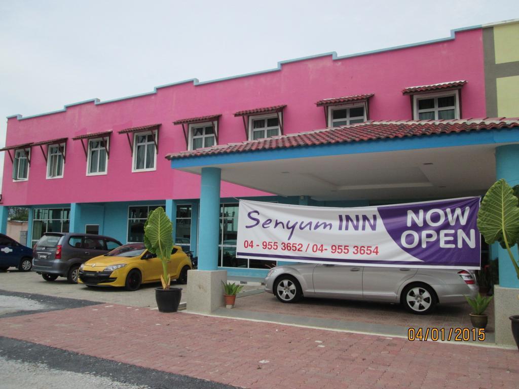 Oyo 275 Senyum Inn Pantai Cenang  Exterior photo