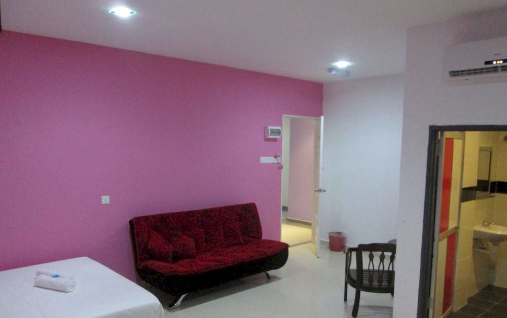 Oyo 275 Senyum Inn Pantai Cenang  Exterior photo