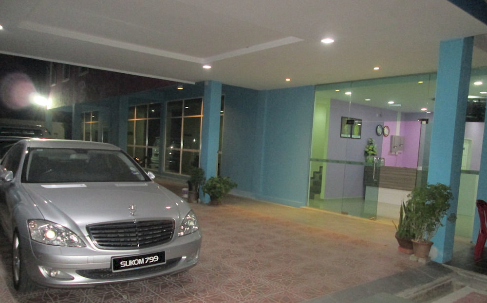 Oyo 275 Senyum Inn Pantai Cenang  Exterior photo
