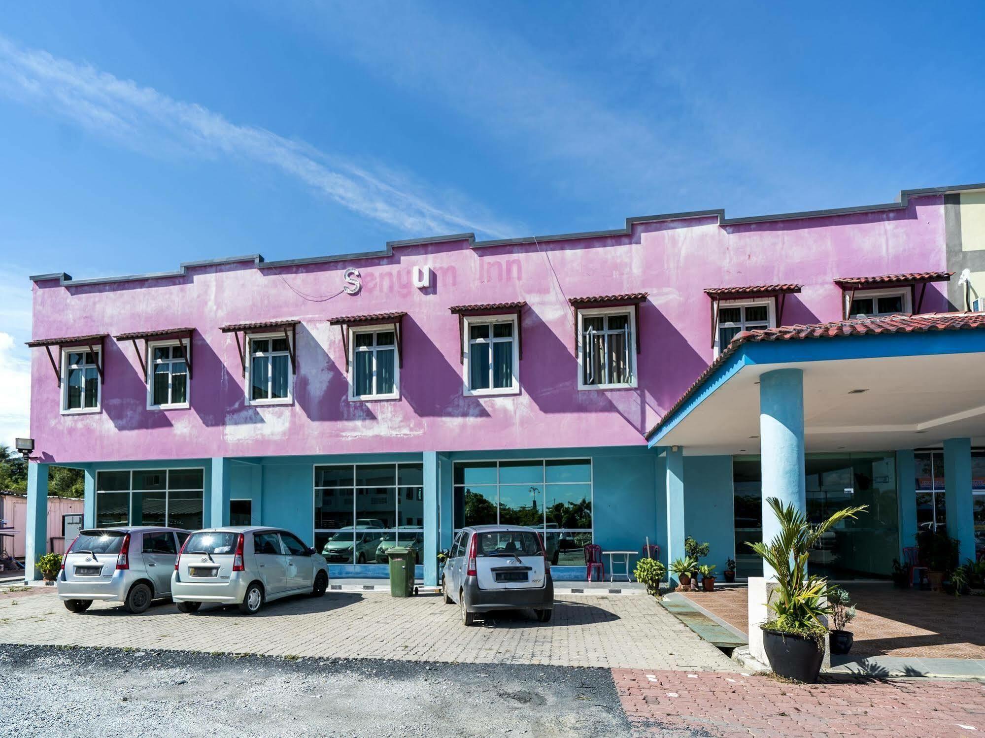 Oyo 275 Senyum Inn Pantai Cenang  Exterior photo